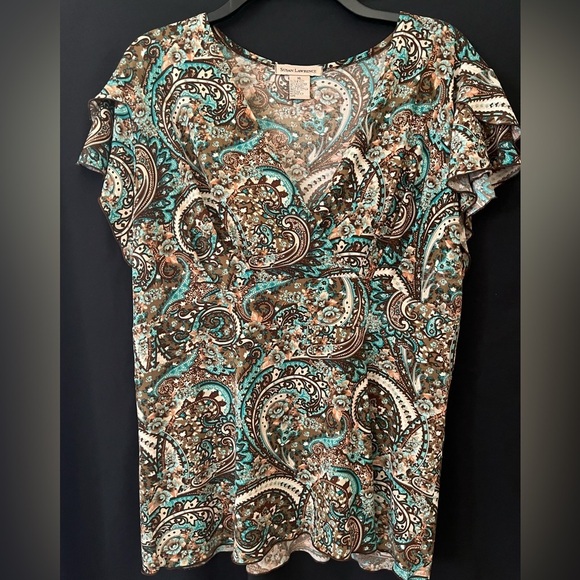 Susan Lawrence Tops - SUSAN LAWRENCE Size XL Short sleeve, V neck, paisley, top.